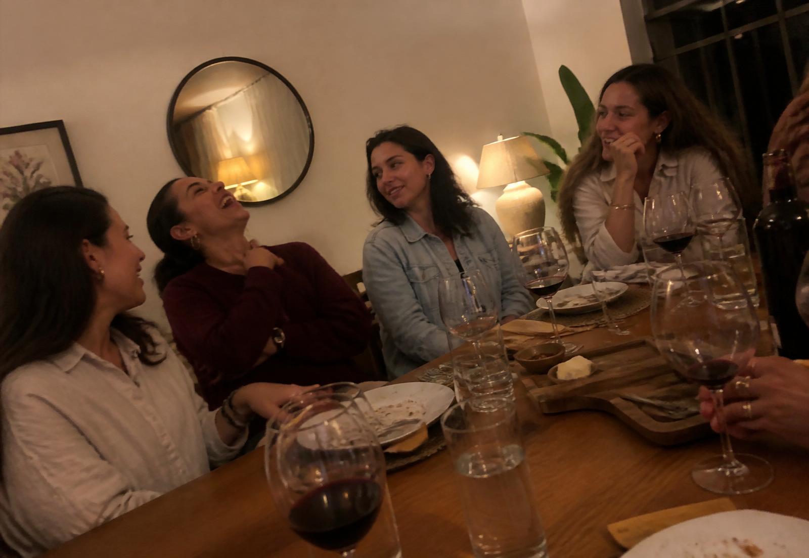 Encontro Rede Rainhas: mulheres reunidas à luz de velas